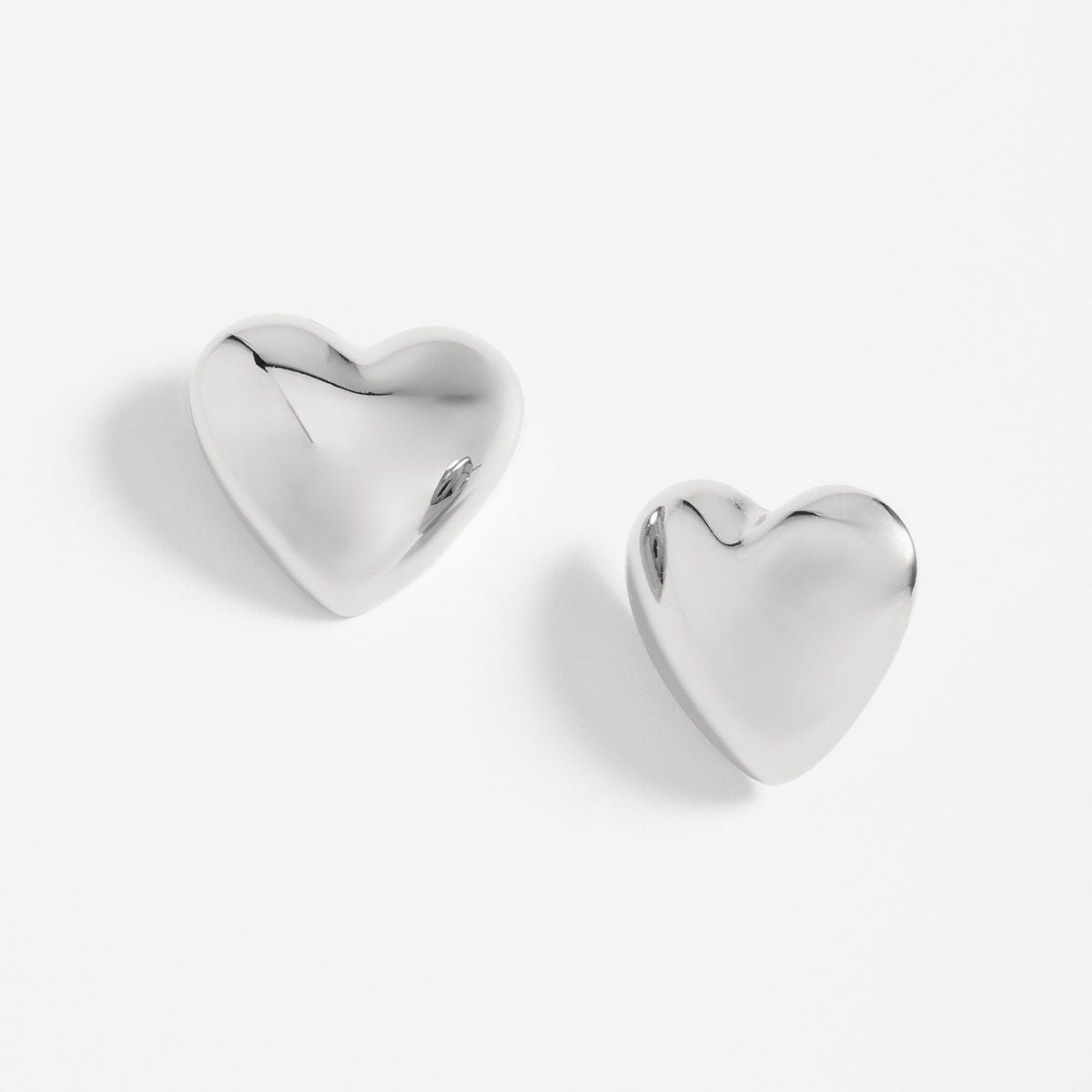 REGINA PLATINUM STUD EARRINGS