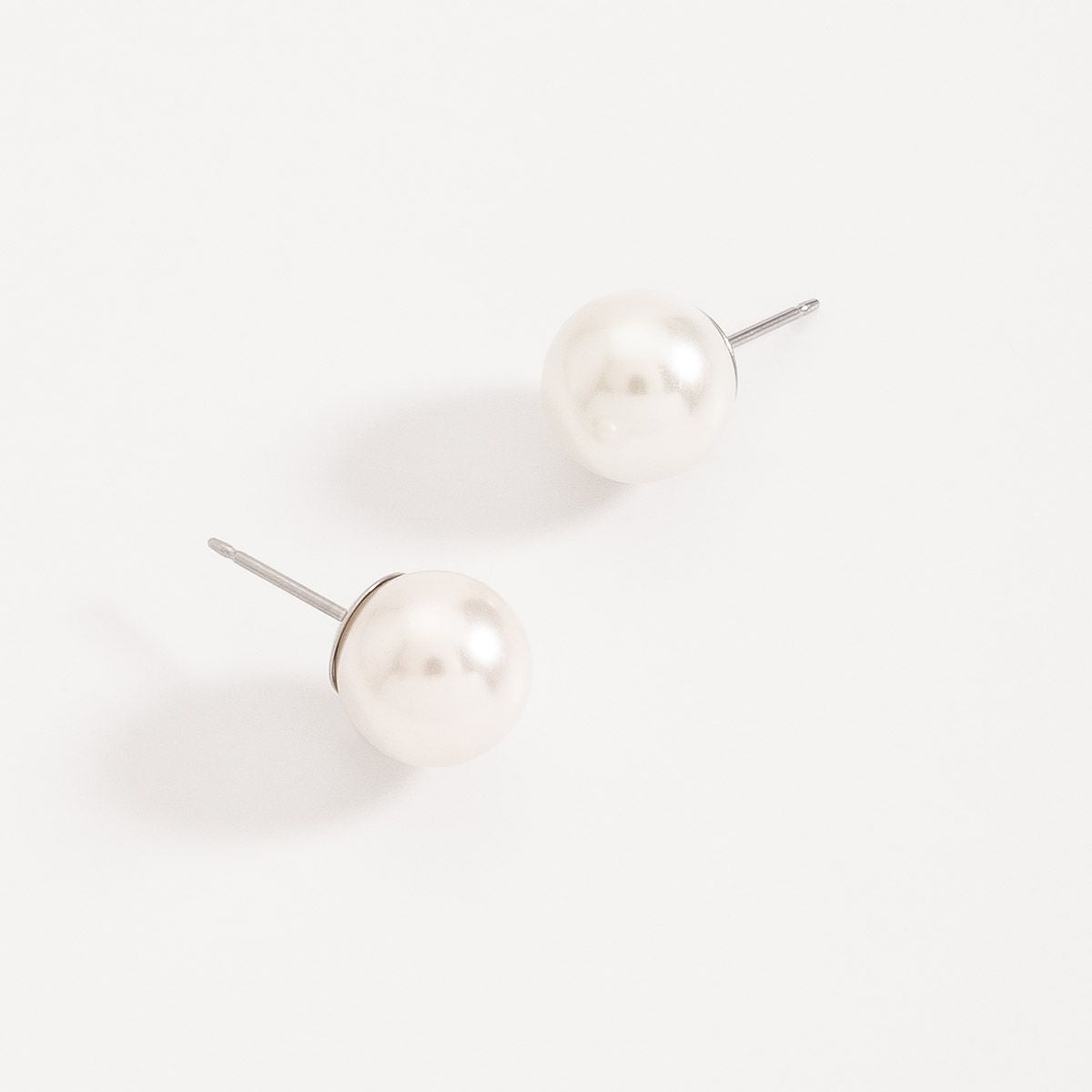 NUVE DE PERLA STUD EARRINGS