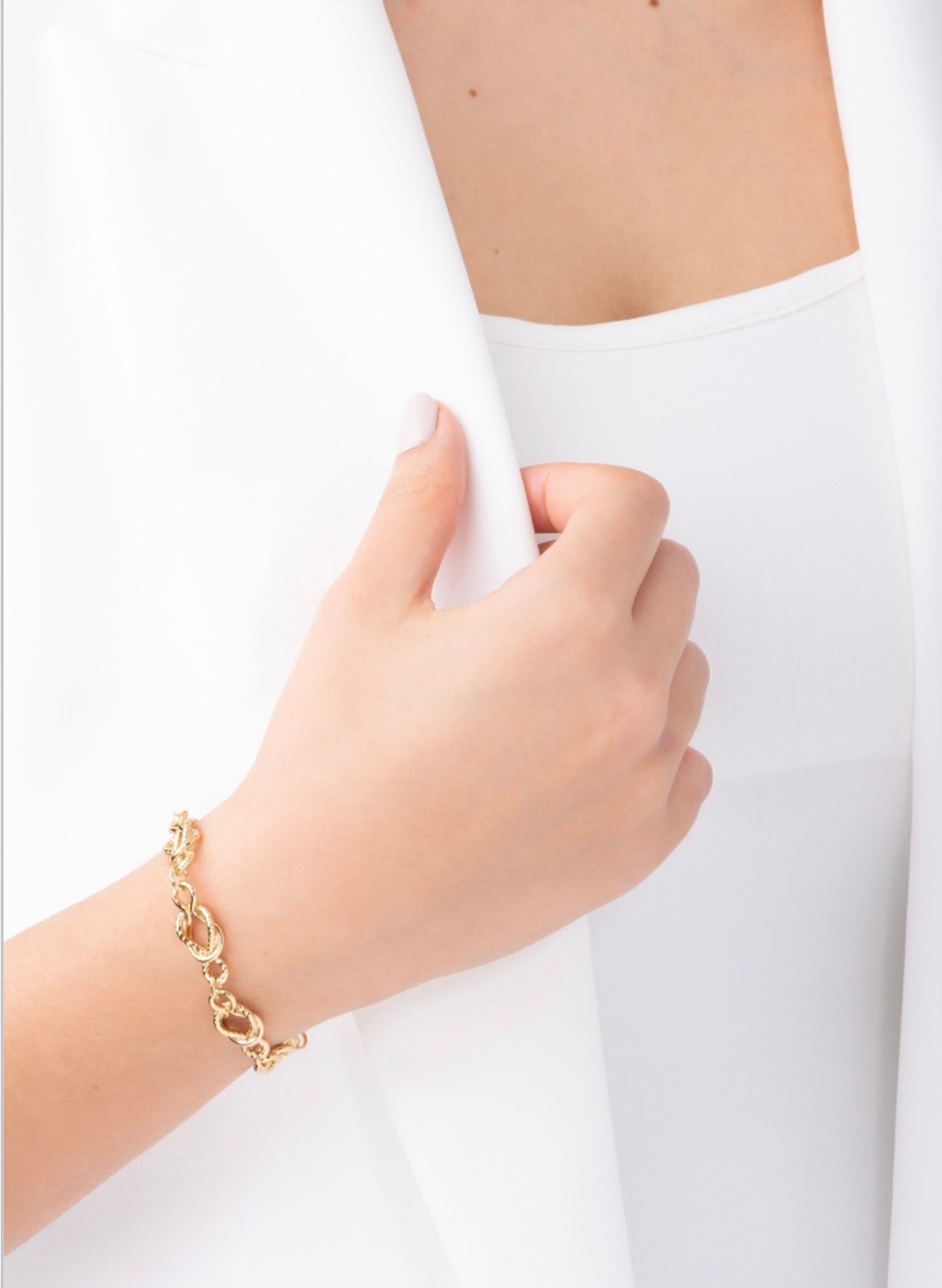 TIE BRACELET