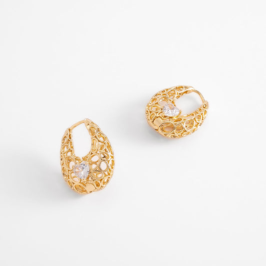 GLOW CORAZON HOOP EARRINGS